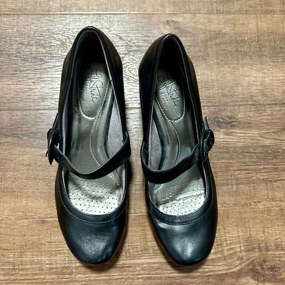 Life Stride Rozz Black Mary Jane Heels - Picture 2 of 5